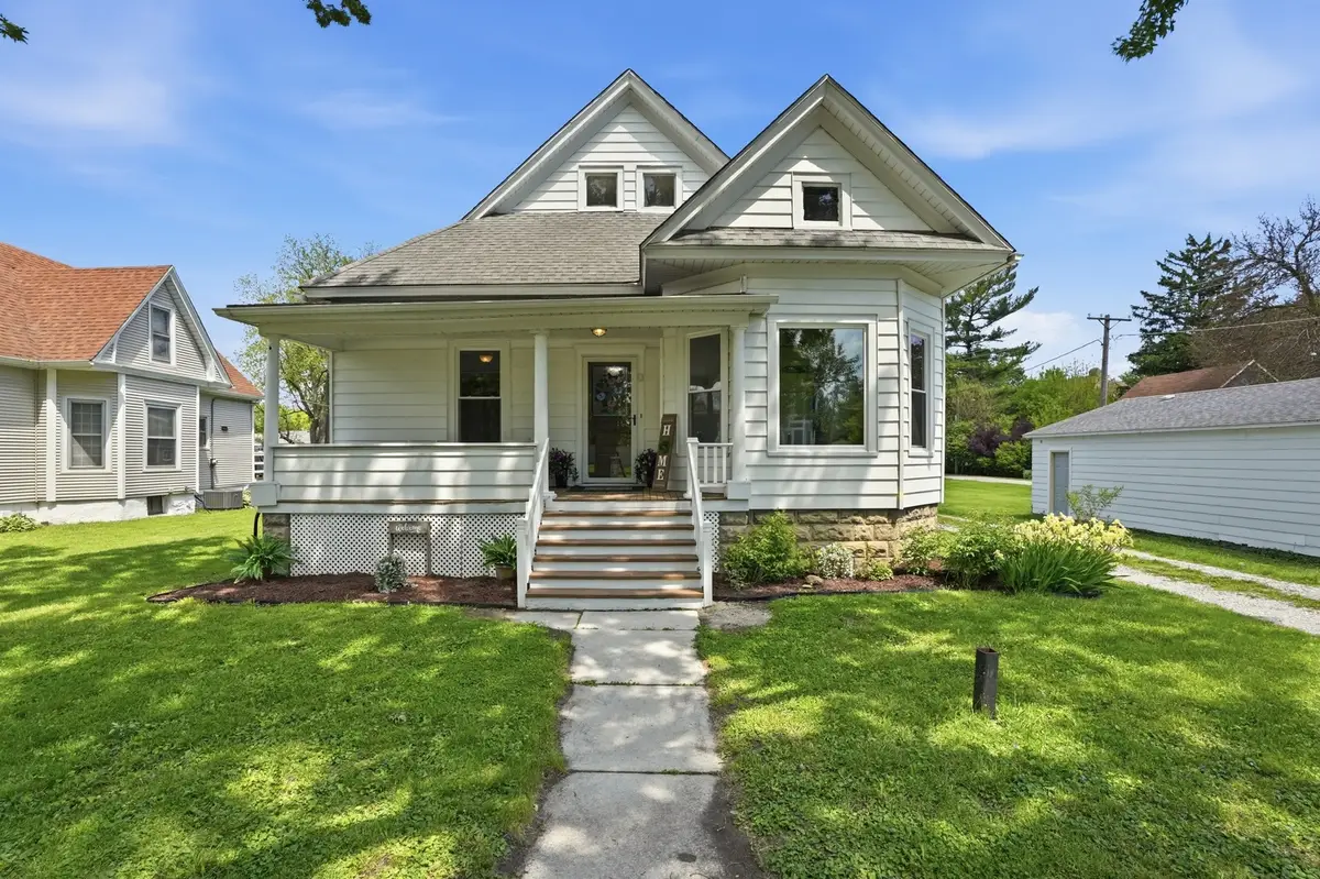 307 W Curtis Street, Grant Park, IL 60940 - #1