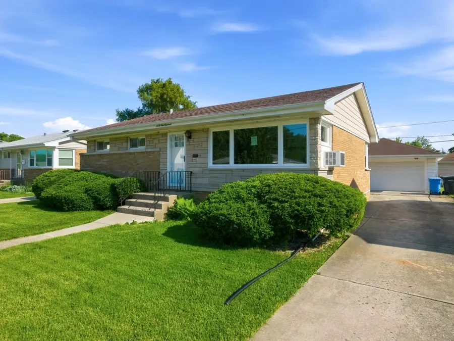 4900 W Hawthorne Avenue, Hillside, IL 60162 - #2