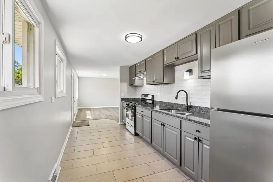 16032 Circle Drive, Markham, IL 60428 - #3
