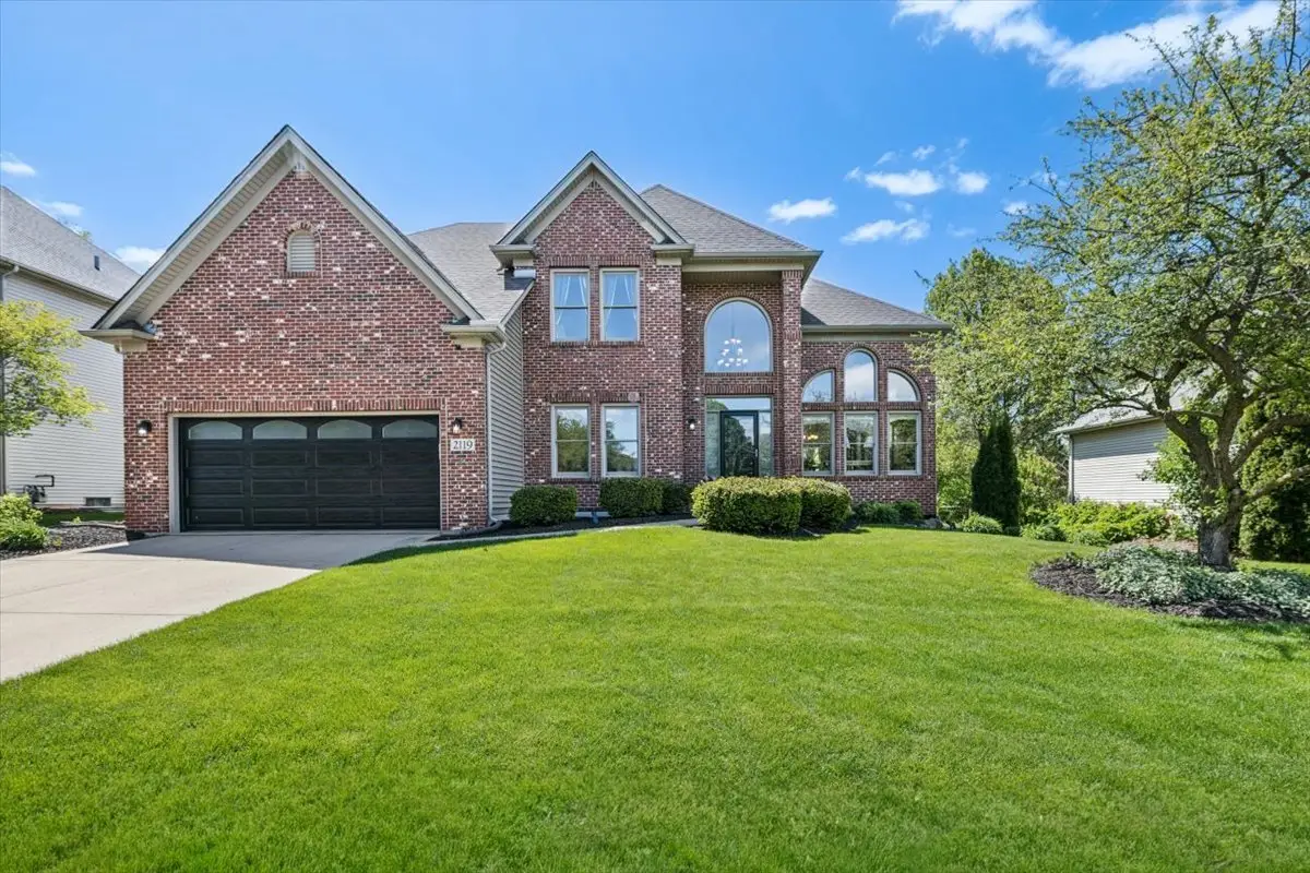 2119 W Thornwood Drive, South Elgin, IL 60177 - #1