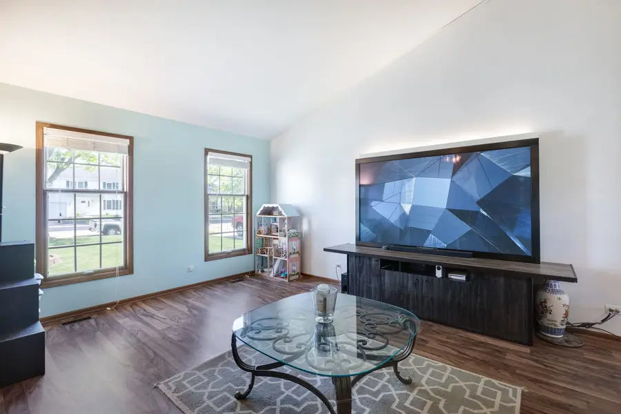 1069 Waterford Road, Bartlett, IL 60103 - #3
