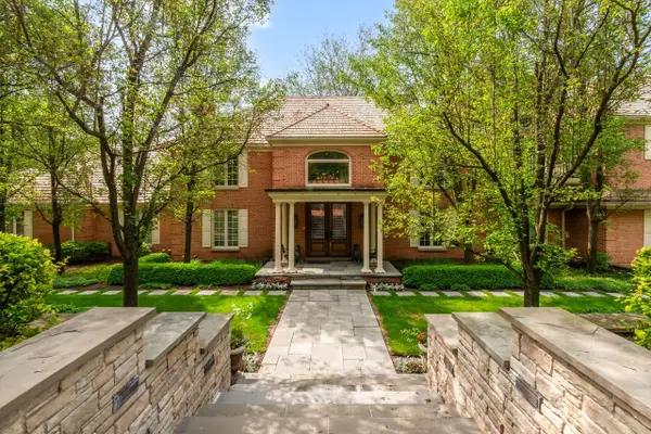 55 S Wynstone Drive S, North Barrington, IL 60010