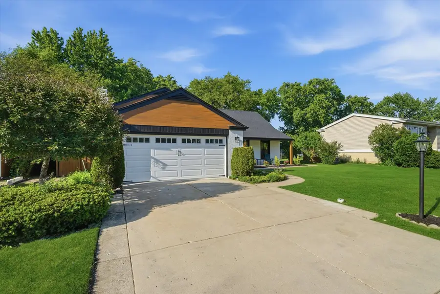 12 W Pickwick Road, Arlington Heights, IL 60005 - #3