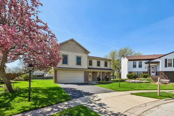 588 Kingston Court, Roselle, IL 60172