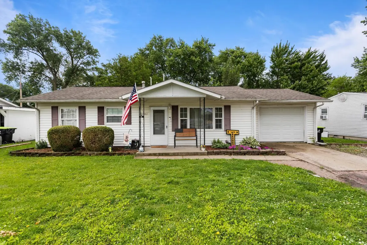 1003 E Fairview Drive, Tuscola, IL 61953 - #1