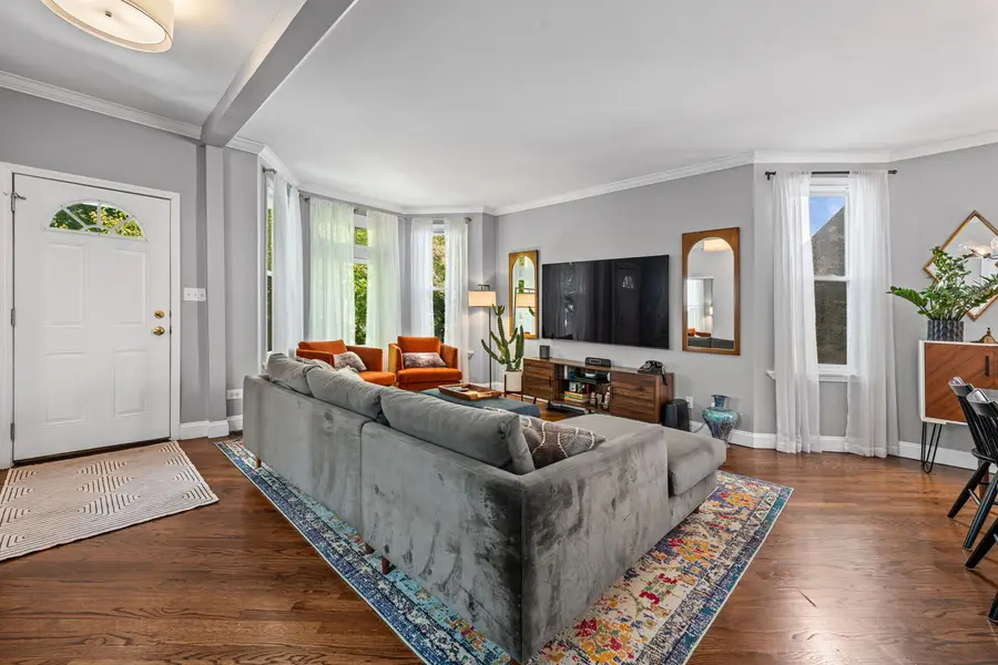 3335 W Berteau Avenue, Chicago, IL 60618 - #3