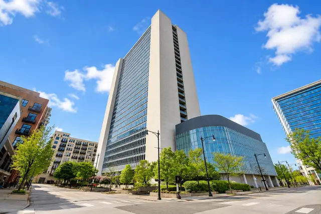 500 W Superior Street #604, Chicago, IL 60654 - #1
