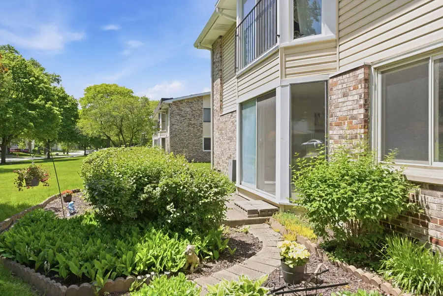 2630 Mitchell Drive #4, Woodridge, IL 60517 - #3