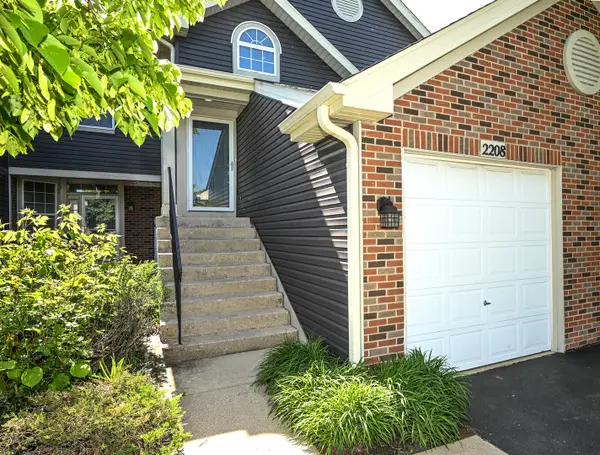 2208 Lake Ridge Drive #2208, Glendale Heights, IL 60139