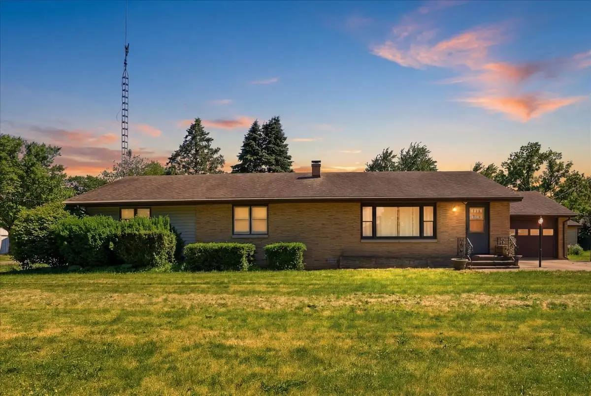 108 E Grant Street, Arrowsmith, IL 61722 - #1