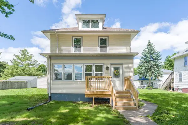 924 N 3rd Street, Clinton, IA 52732