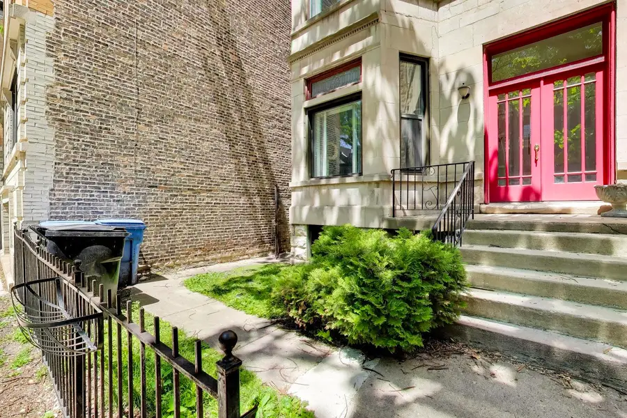 708 W Buckingham Place, Chicago, IL 60657 - #2