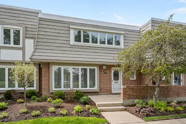 628 Calais Circle, Highland Park, IL 60035