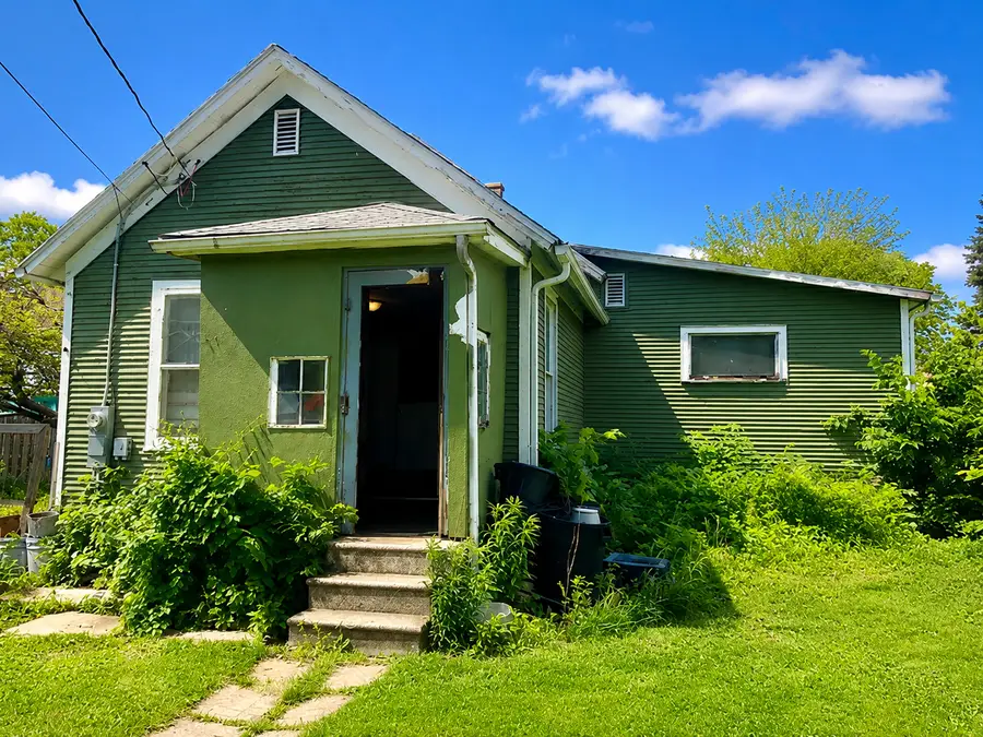 807 W 7th Street, Sterling, IL 61081 - #3