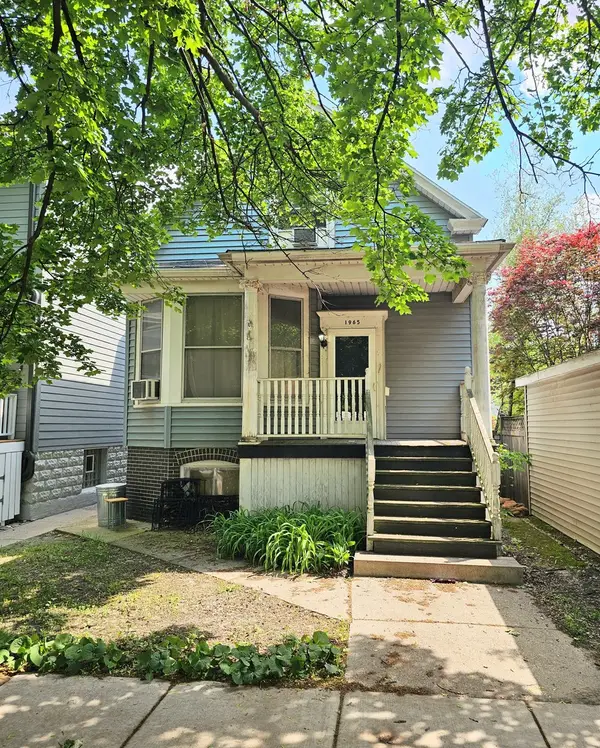 1965 W Berwyn Avenue, Chicago, IL 60640