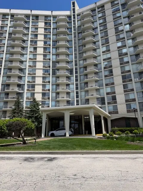 40 N Tower Road #11K, Oak Brook, IL 60523 - #1