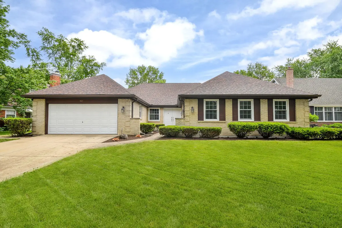541 Williamsburg Road, Glen Ellyn, IL 60137 - #1