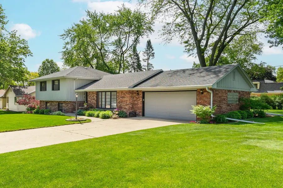 1505 Lakewood Drive, Mendota, IL 61342 - #2