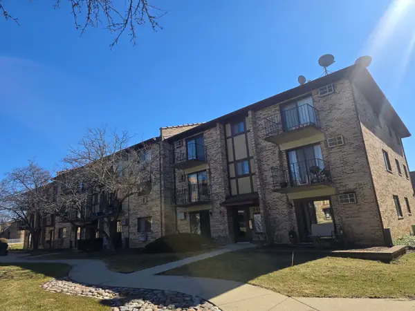 340 Klein Creek Court #5E, Carol Stream, IL 60188