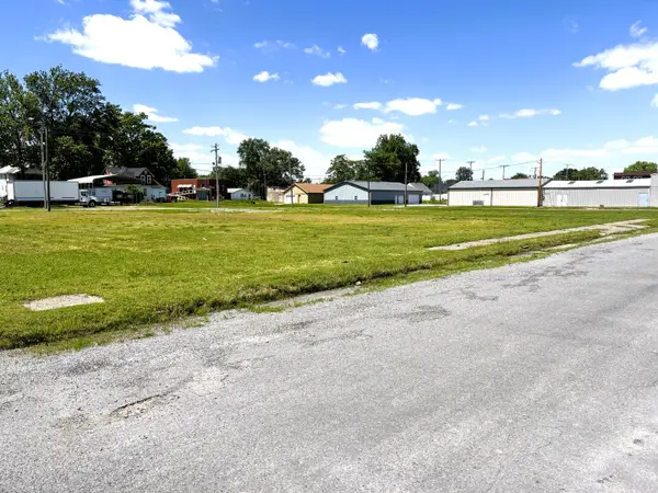 200 S Chestnut Street, Centralia, IL 62801