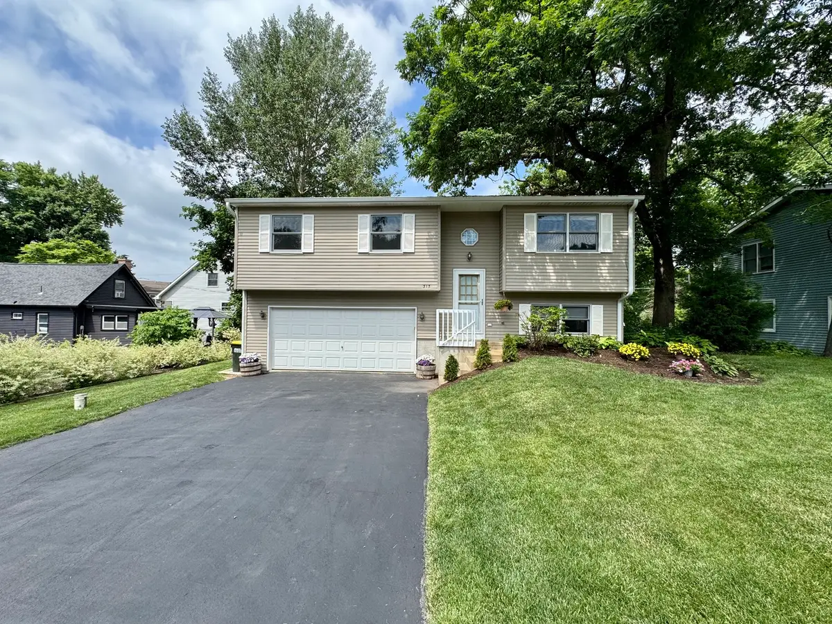 315 Maplewood Drive, Lakemoor, IL 60051 - #1