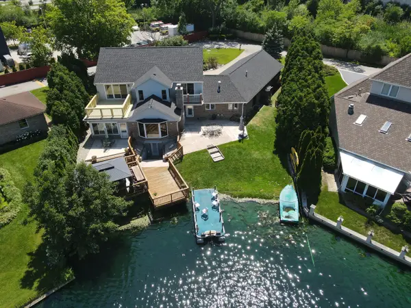 9682 Reding Circle, Des Plaines, IL 60016