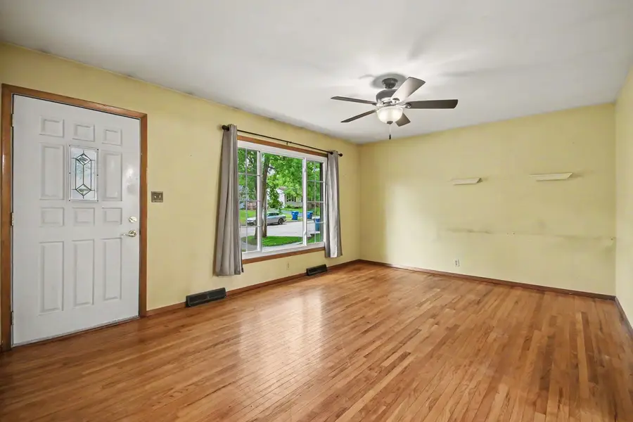 331 E Dresser Road, Dekalb, IL 60115 - #2