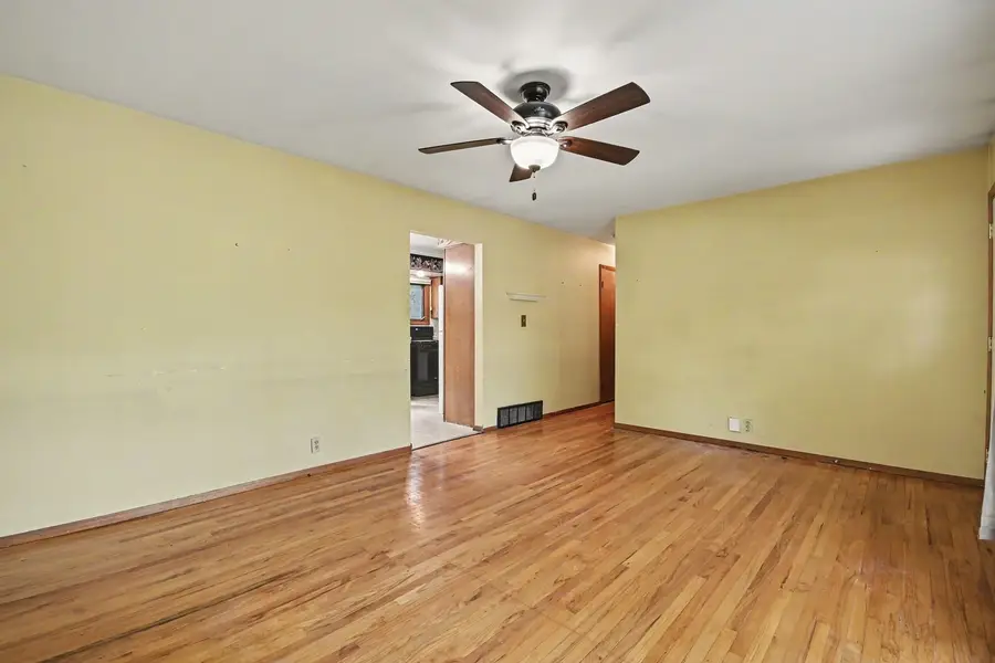 331 E Dresser Road, Dekalb, IL 60115 - #3