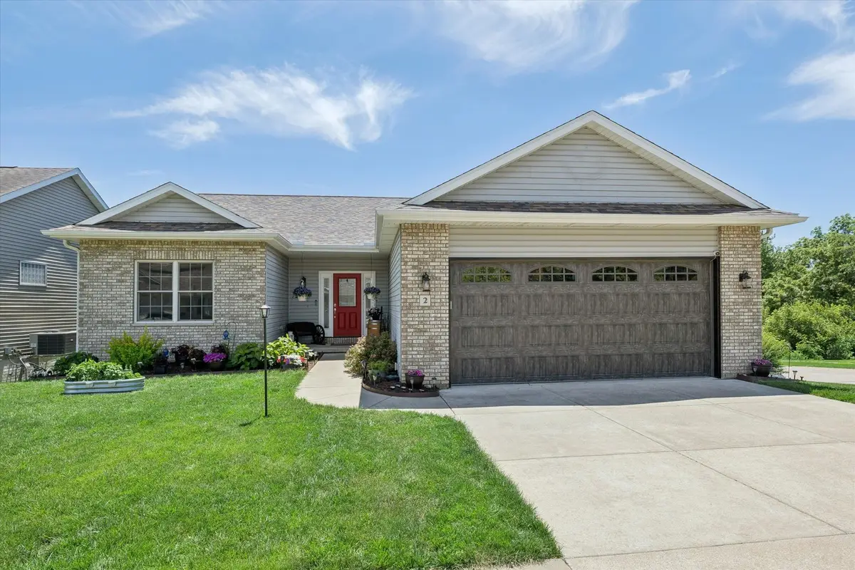 2 Frontier Court, Le Claire, IA 52753 - #1