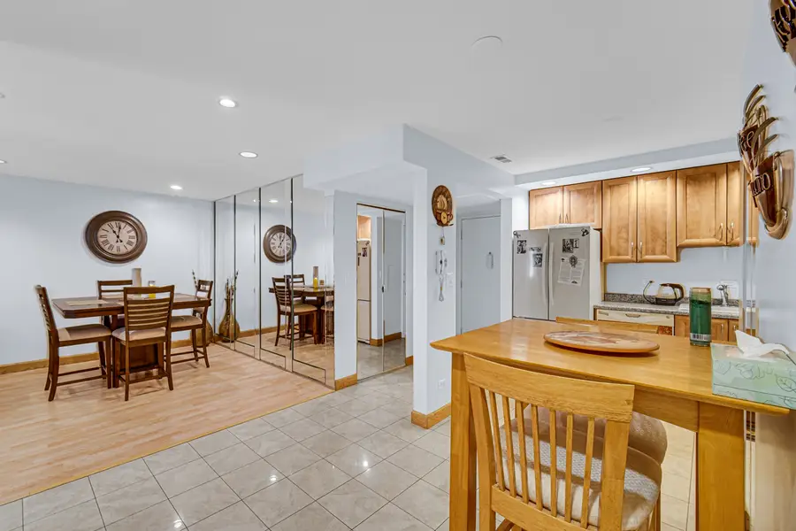 9395 Landings Lane #303, Des Plaines, IL 60016 - #3