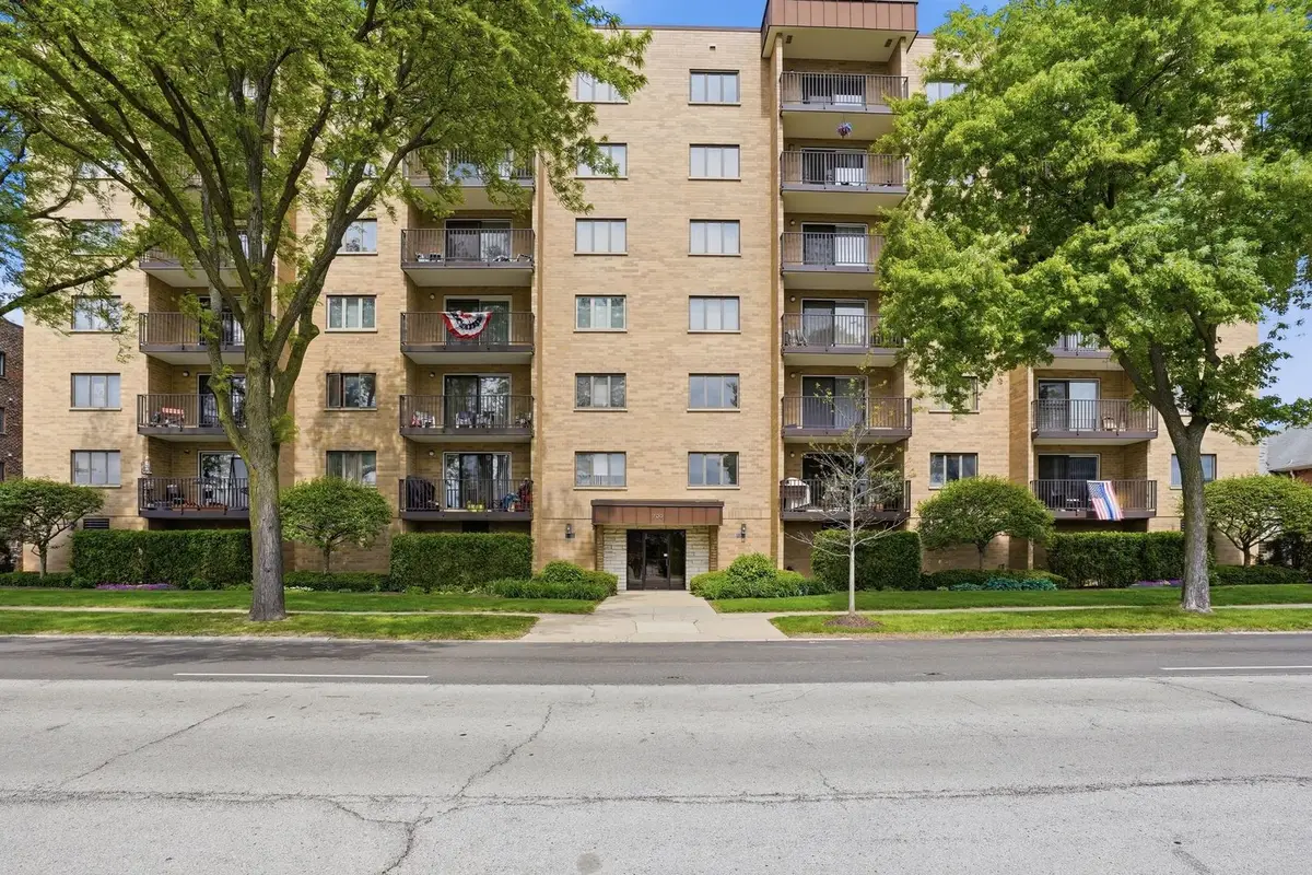 700 Graceland Avenue #207, Des Plaines, IL 60016 - #1