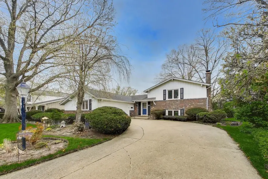 2412 Happy Hollow Road, Glenview, IL 60026 - #2