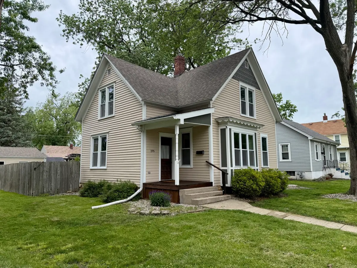 295 S Grand Avenue, Bradley, IL 60915 - #1