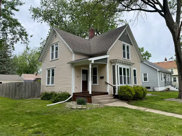 295 S Grand Avenue, Bradley, IL 60915