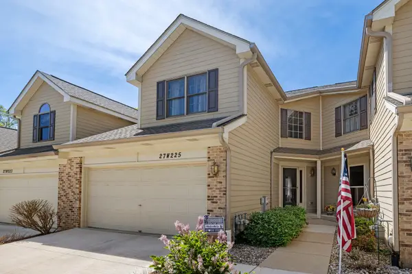 27W225 Ash Court, Winfield, IL 60190