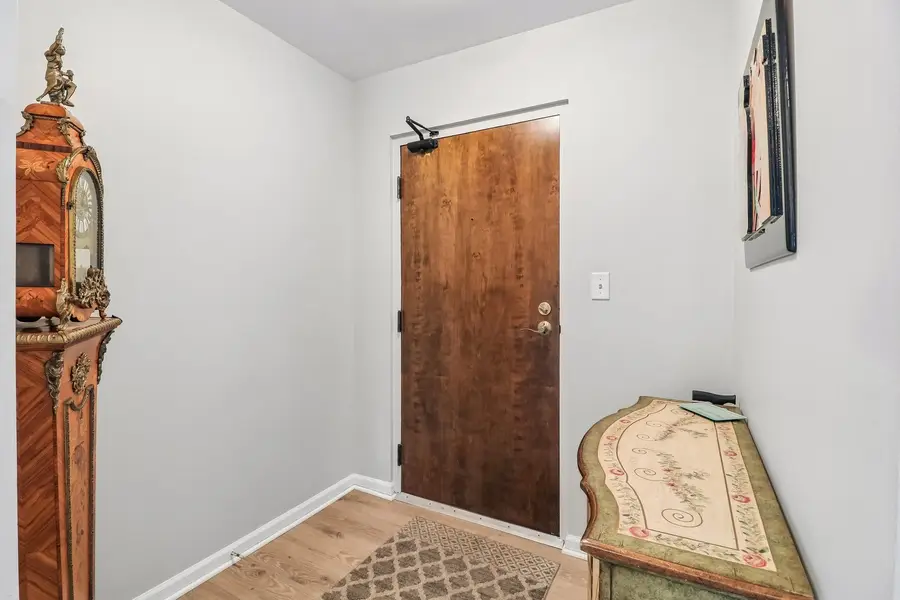 4050 Dundee Road #303, Northbrook, IL 60062 - #2