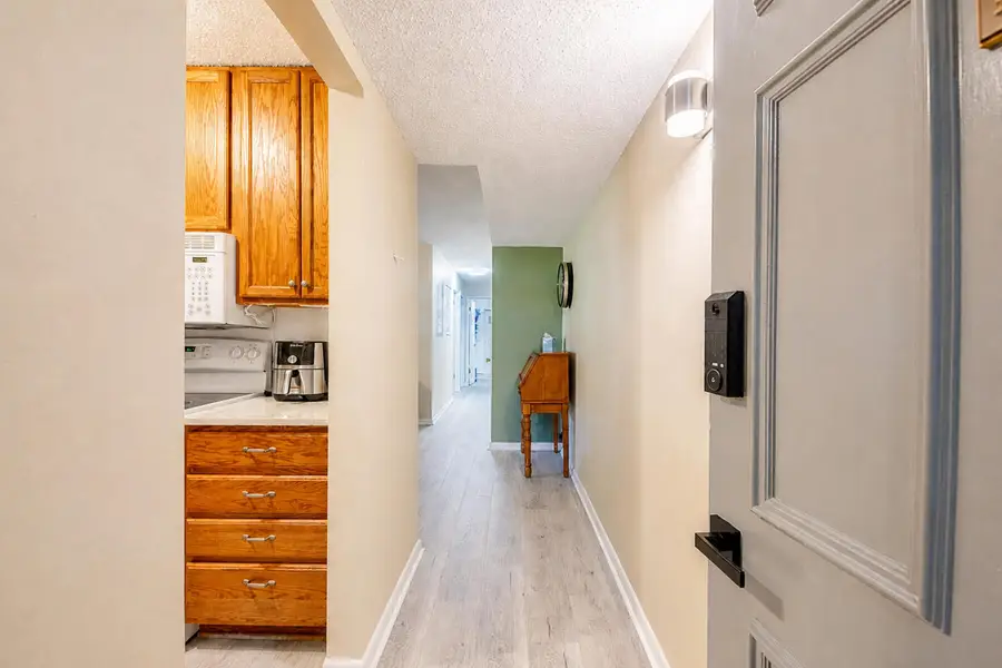 511 Broadway Avenue #101, Mattoon, IL 61938 - #2