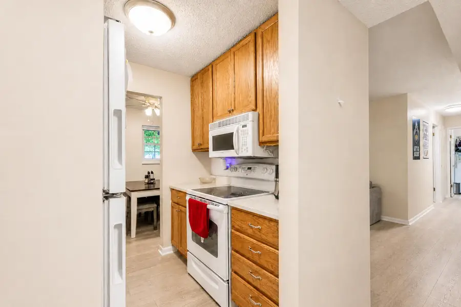 511 Broadway Avenue #101, Mattoon, IL 61938 - #3