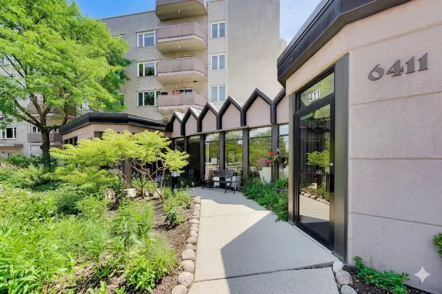 6411 Lincoln Avenue #303, Morton Grove, IL 60053 - #3