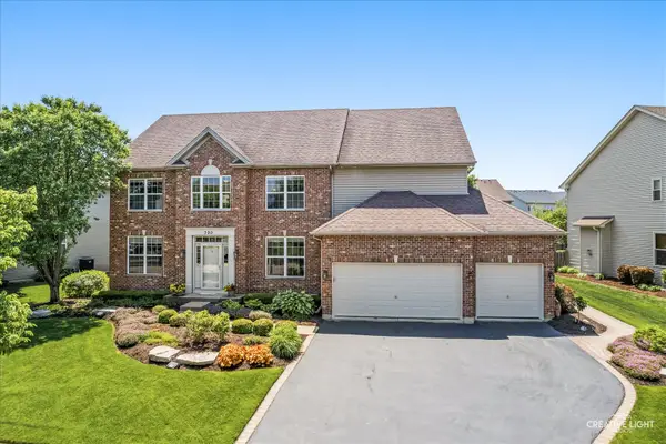 390 Bloomfield Circle E, Oswego, IL 60543