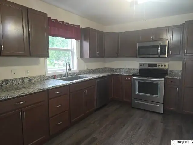 303 N Washington, Carthage, IL 62321-1258 - #2