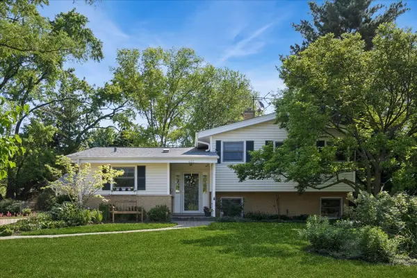 465 Princeton Lane, Deerfield, IL 60015