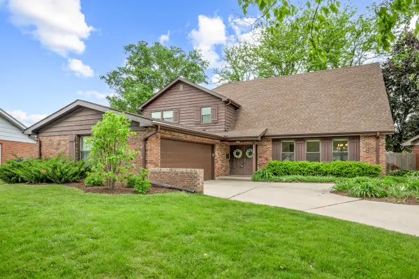 1605 Mayflower Drive, DeKalb, IL 60115