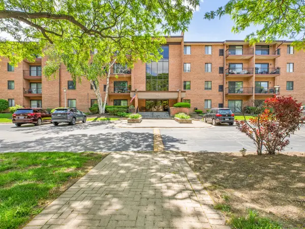 709 79th Street #404, Darien, IL 60561
