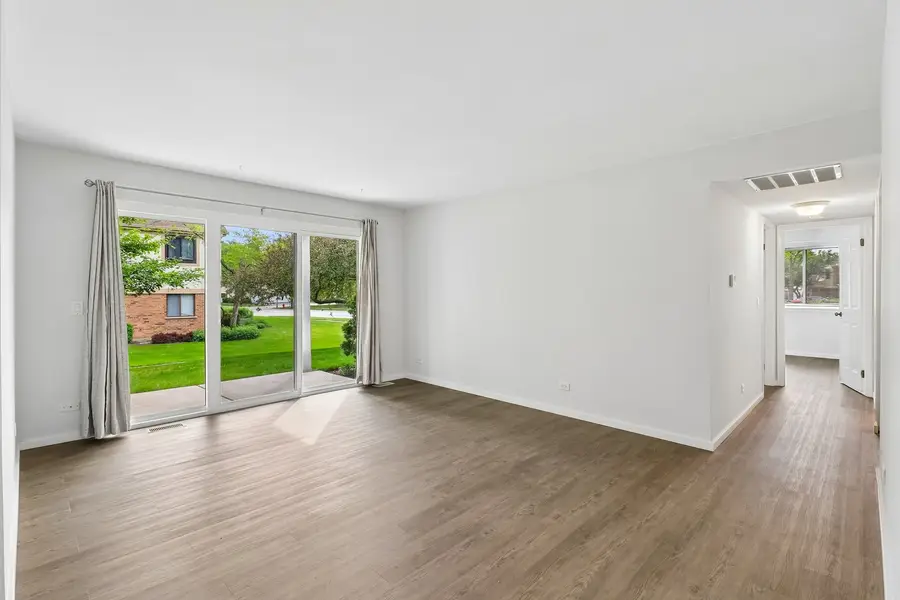 1102 Woodbury Lane #D1, Wheeling, IL 60090 - #3