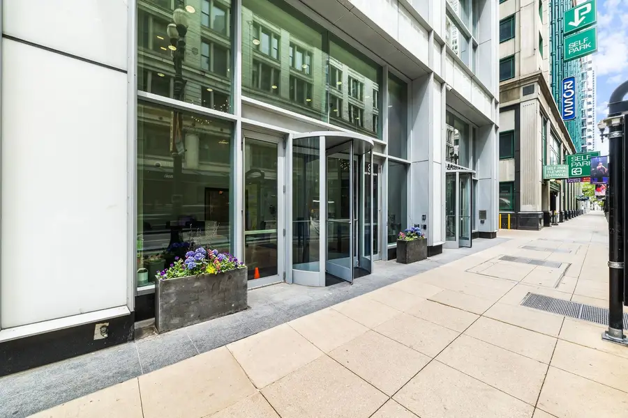 8 E Randolph Street #1803, Chicago, IL 60601 - #2