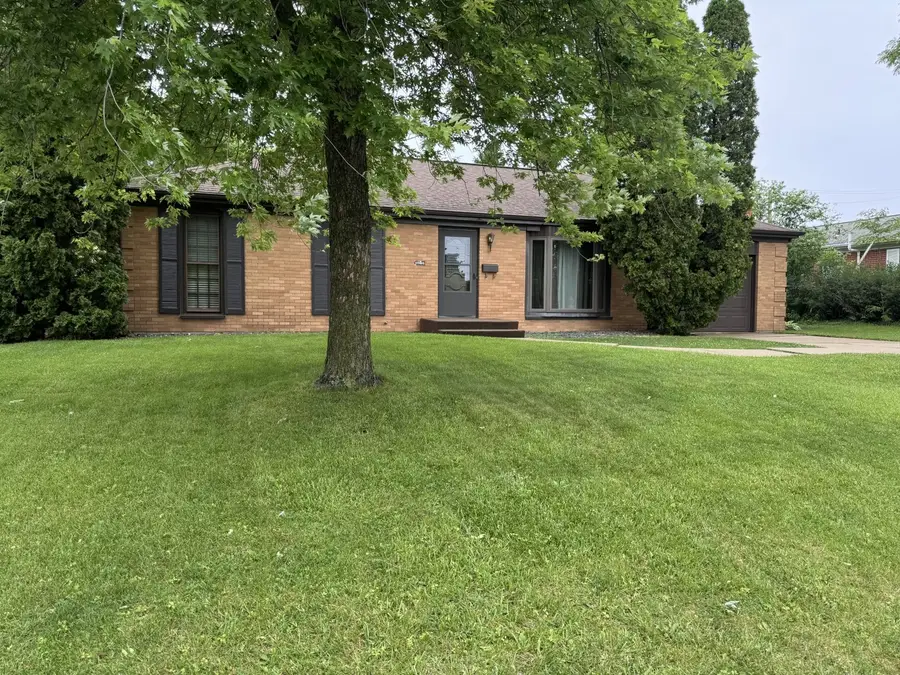2006 Pine Street, Peru, IL 61354 - #2