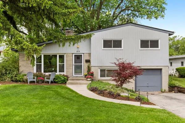 816 Holmes Avenue, Deerfield, IL 60015