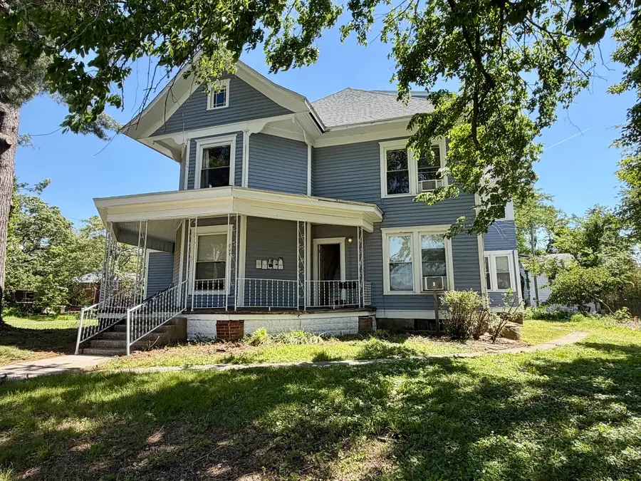 209 N Springer Street, Carbondale, IL 62901 - #2