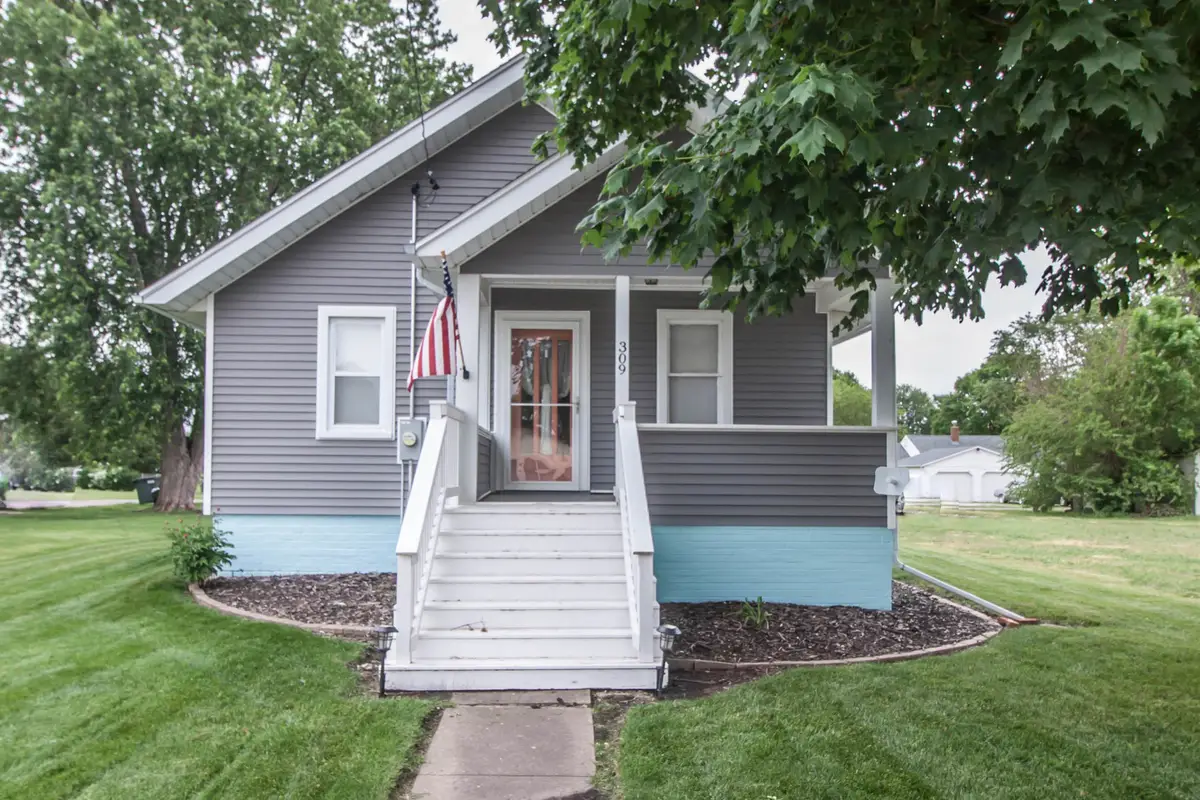 309 N 1st Street, Alpha, IL 61413 - #1
